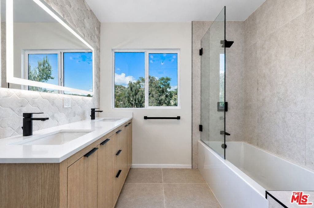 3162 Durand Drive, Los Angeles, CA 90068 3162 Durand Drive, Los Angeles, CA 90068