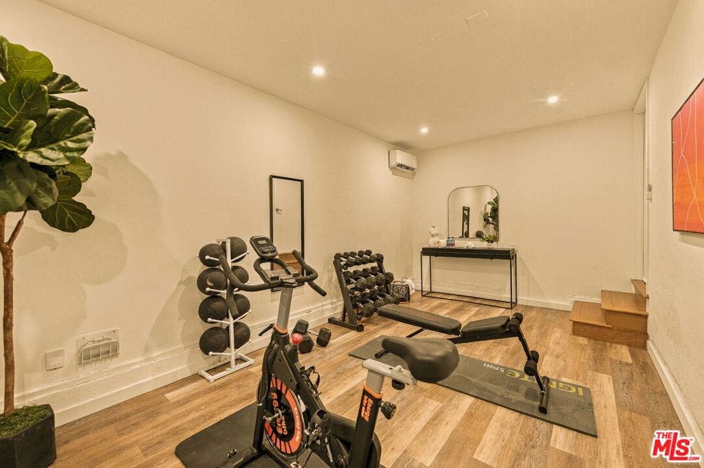 17723 Miranda Street, Encino, CA 91316 17723 Miranda Street, Encino, CA 91316