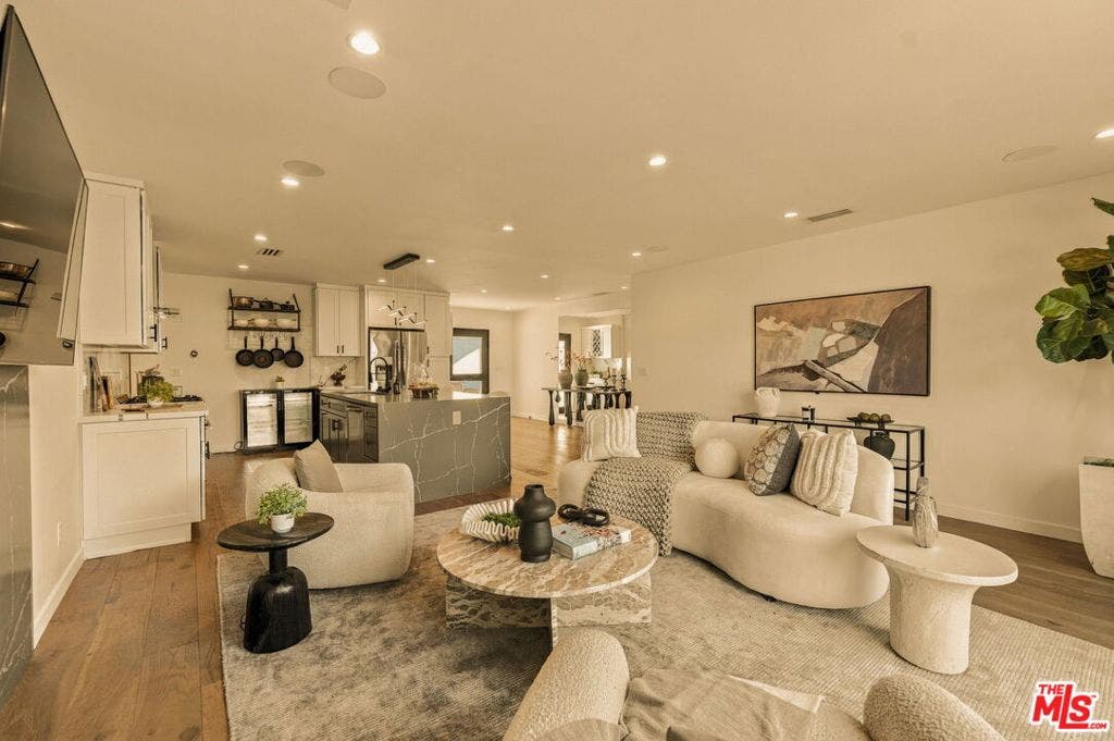 17723 Miranda Street, Encino, CA 91316 17723 Miranda Street, Encino, CA 91316