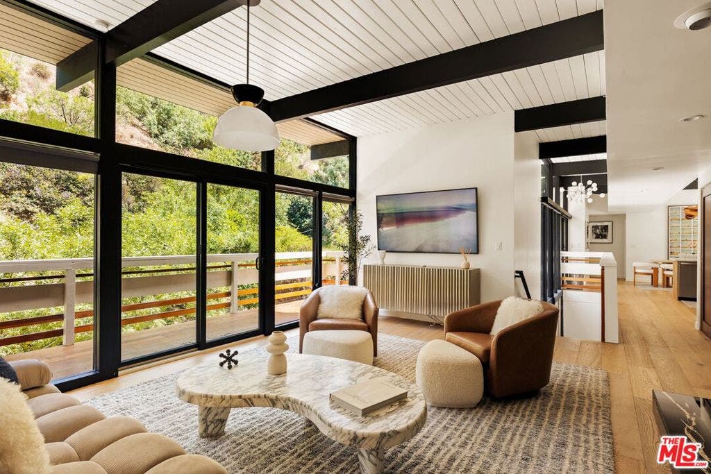 3905 Pacheco Drive, Sherman Oaks, CA 91403 3905 Pacheco Drive, Sherman Oaks, CA 91403