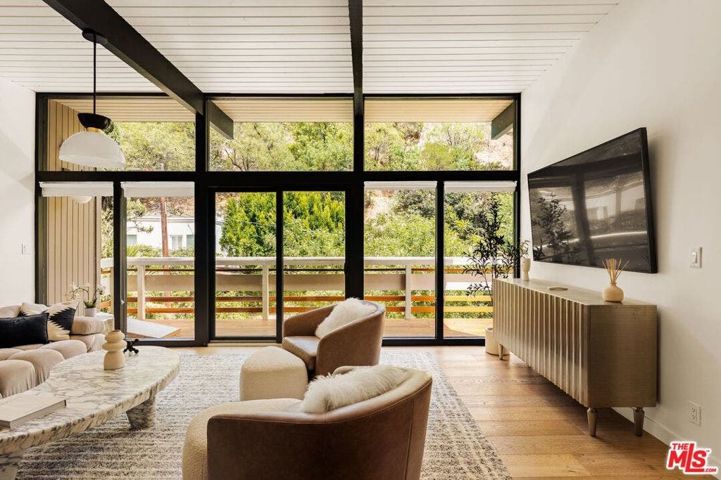 3905 Pacheco Drive, Sherman Oaks, CA 91403 3905 Pacheco Drive, Sherman Oaks, CA 91403