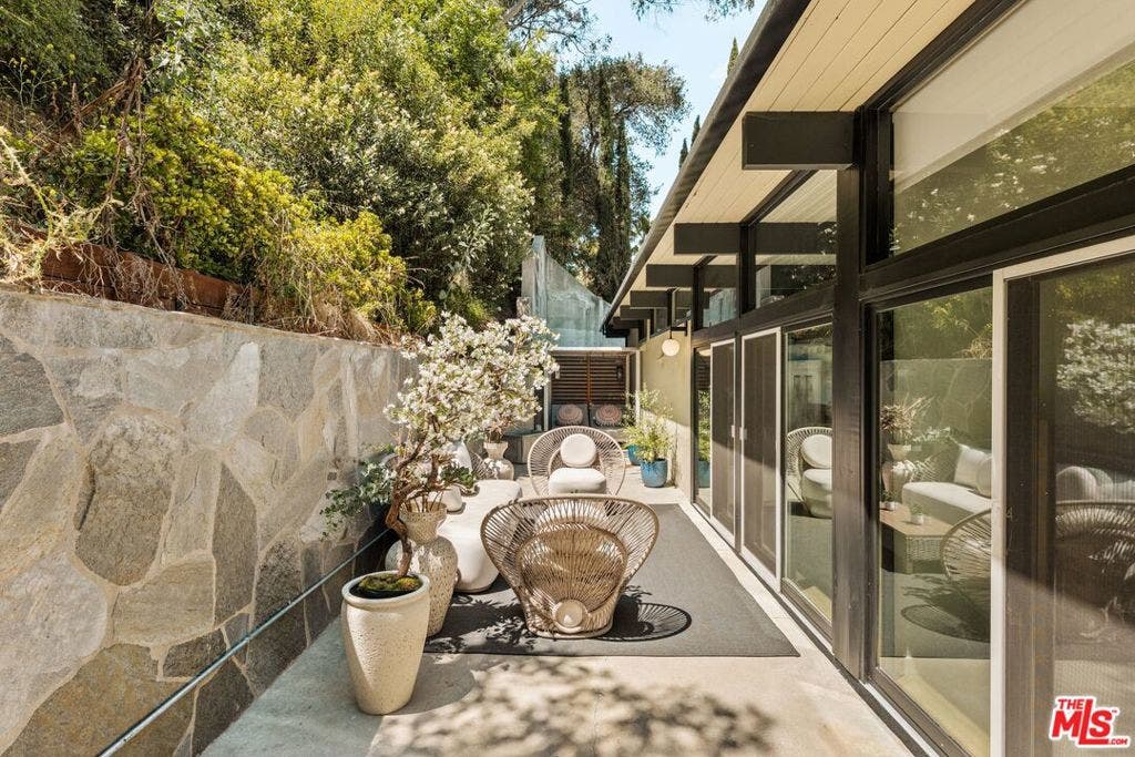 3905 Pacheco Drive, Sherman Oaks, CA 91403 3905 Pacheco Drive, Sherman Oaks, CA 91403