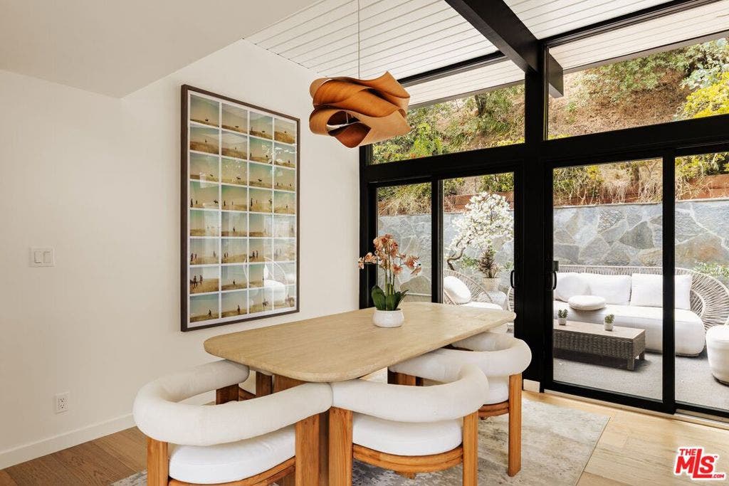 3905 Pacheco Drive, Sherman Oaks, CA 91403 3905 Pacheco Drive, Sherman Oaks, CA 91403