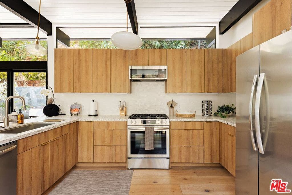 3905 Pacheco Drive, Sherman Oaks, CA 91403 3905 Pacheco Drive, Sherman Oaks, CA 91403