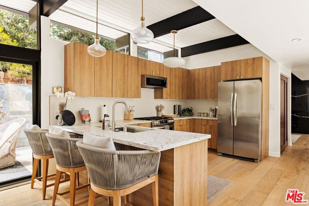 3905 Pacheco Drive, Sherman Oaks, CA 91403 3905 Pacheco Drive, Sherman Oaks, CA 91403