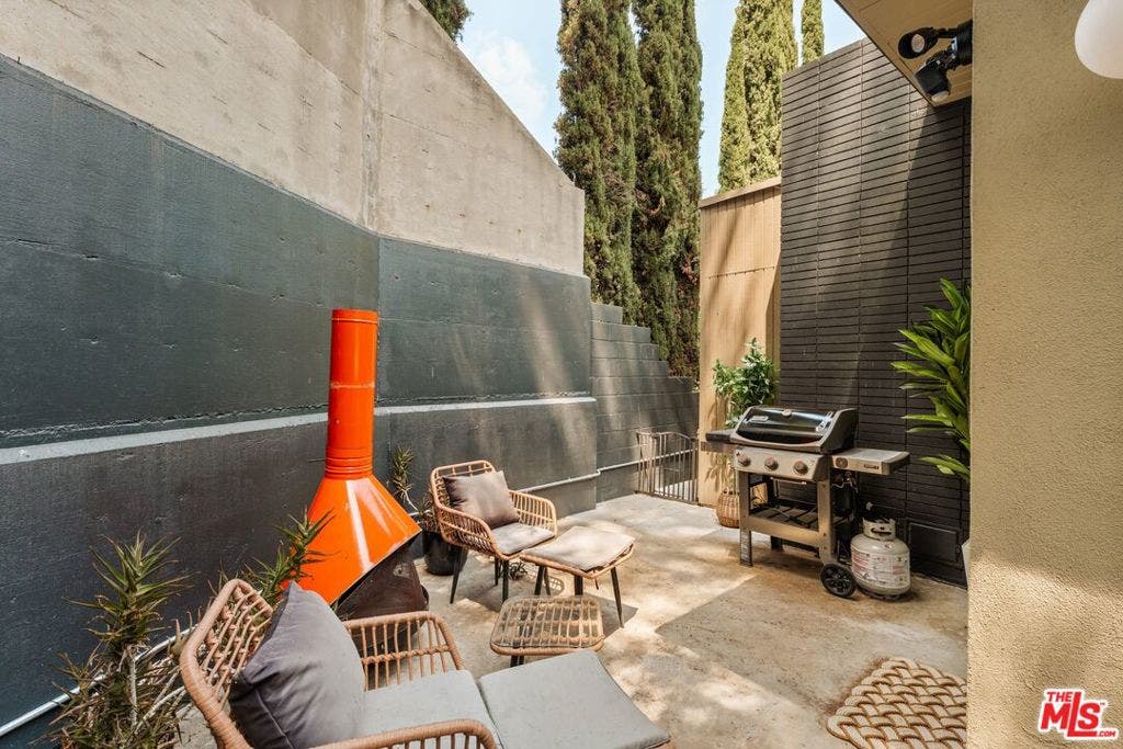 3905 Pacheco Drive, Sherman Oaks, CA 91403 3905 Pacheco Drive, Sherman Oaks, CA 91403