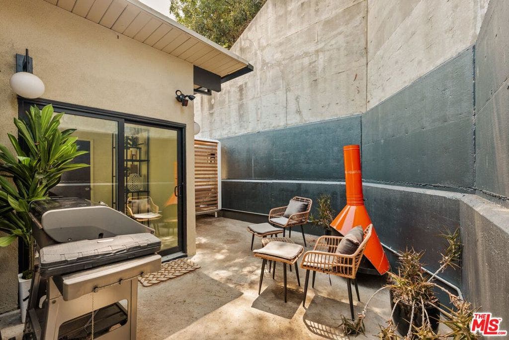 3905 Pacheco Drive, Sherman Oaks, CA 91403 3905 Pacheco Drive, Sherman Oaks, CA 91403