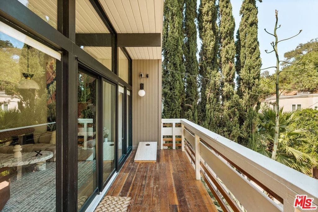 3905 Pacheco Drive, Sherman Oaks, CA 91403 3905 Pacheco Drive, Sherman Oaks, CA 91403