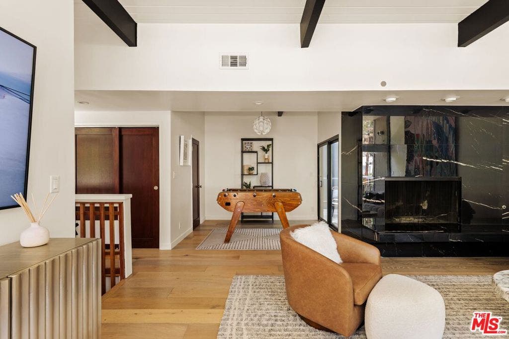3905 Pacheco Drive, Sherman Oaks, CA 91403 3905 Pacheco Drive, Sherman Oaks, CA 91403