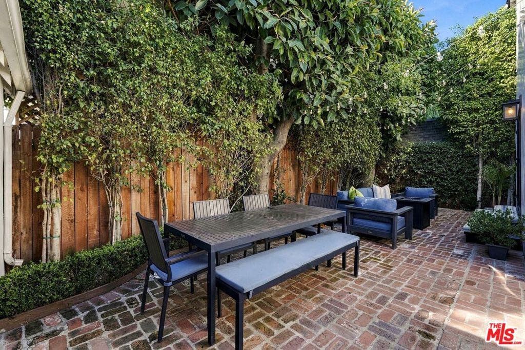 8266 Clinton Street, Los Angeles, CA 90048 8266 Clinton Street, Los Angeles, CA 90048