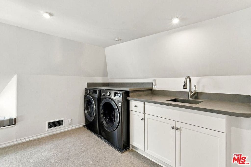 8266 Clinton Street, Los Angeles, CA 90048 8266 Clinton Street, Los Angeles, CA 90048