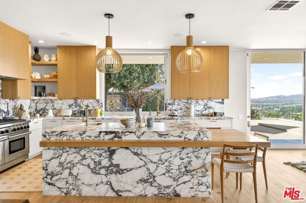 7829 Torreyson Drive, Los Angeles, CA 90046 7829 Torreyson Drive, Los Angeles, CA 90046