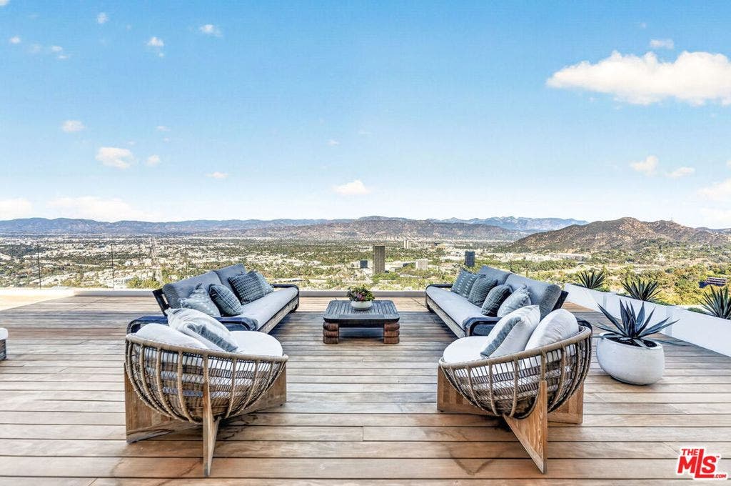 7829 Torreyson Drive, Los Angeles, CA 90046 7829 Torreyson Drive, Los Angeles, CA 90046