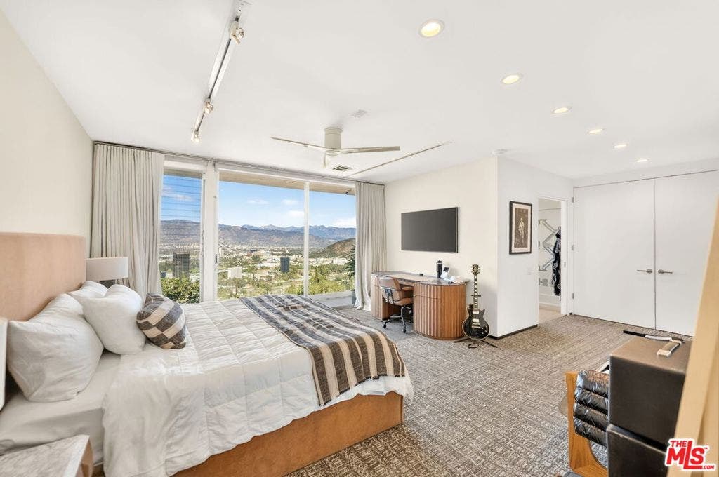 7829 Torreyson Drive, Los Angeles, CA 90046 7829 Torreyson Drive, Los Angeles, CA 90046
