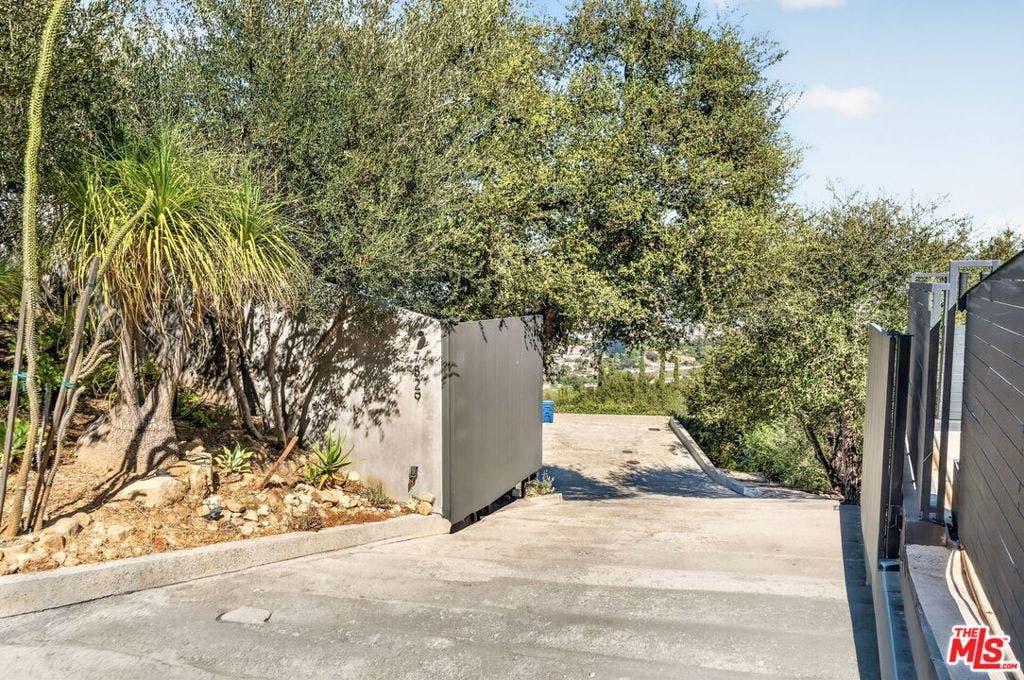 7829 Torreyson Drive, Los Angeles, CA 90046 7829 Torreyson Drive, Los Angeles, CA 90046