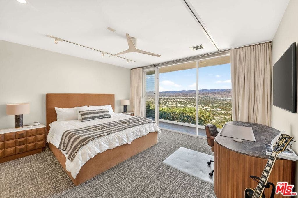 7829 Torreyson Drive, Los Angeles, CA 90046 7829 Torreyson Drive, Los Angeles, CA 90046