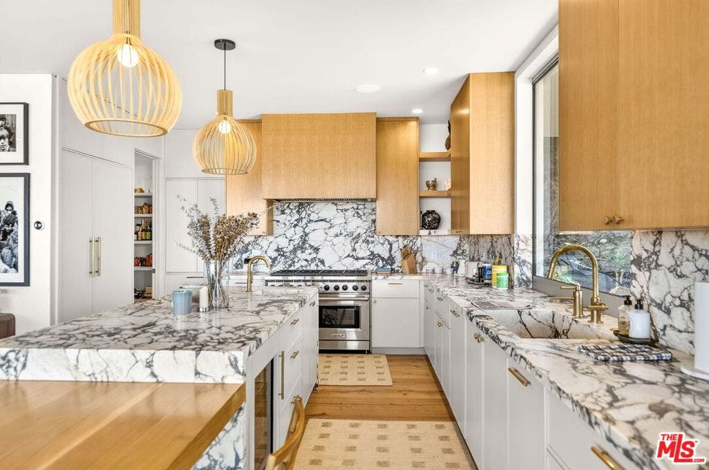 7829 Torreyson Drive, Los Angeles, CA 90046 7829 Torreyson Drive, Los Angeles, CA 90046