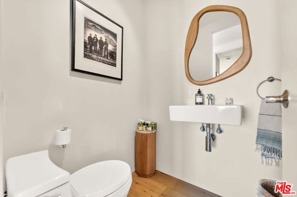 7829 Torreyson Drive, Los Angeles, CA 90046 7829 Torreyson Drive, Los Angeles, CA 90046
