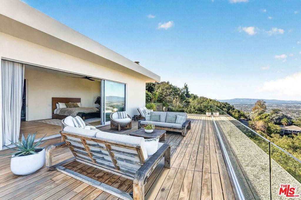 7829 Torreyson Drive, Los Angeles, CA 90046 7829 Torreyson Drive, Los Angeles, CA 90046
