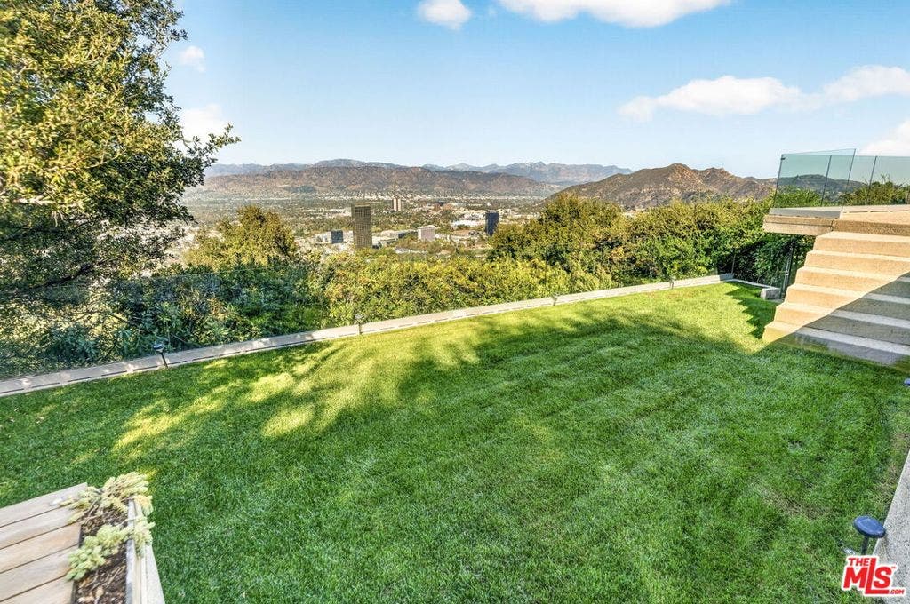7829 Torreyson Drive, Los Angeles, CA 90046 7829 Torreyson Drive, Los Angeles, CA 90046