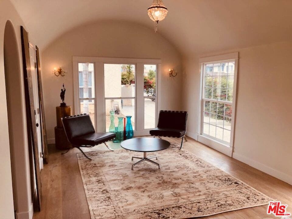 1533 6th Avenue, Los Angeles, CA 90019 1533 6th Avenue, Los Angeles, CA 90019
