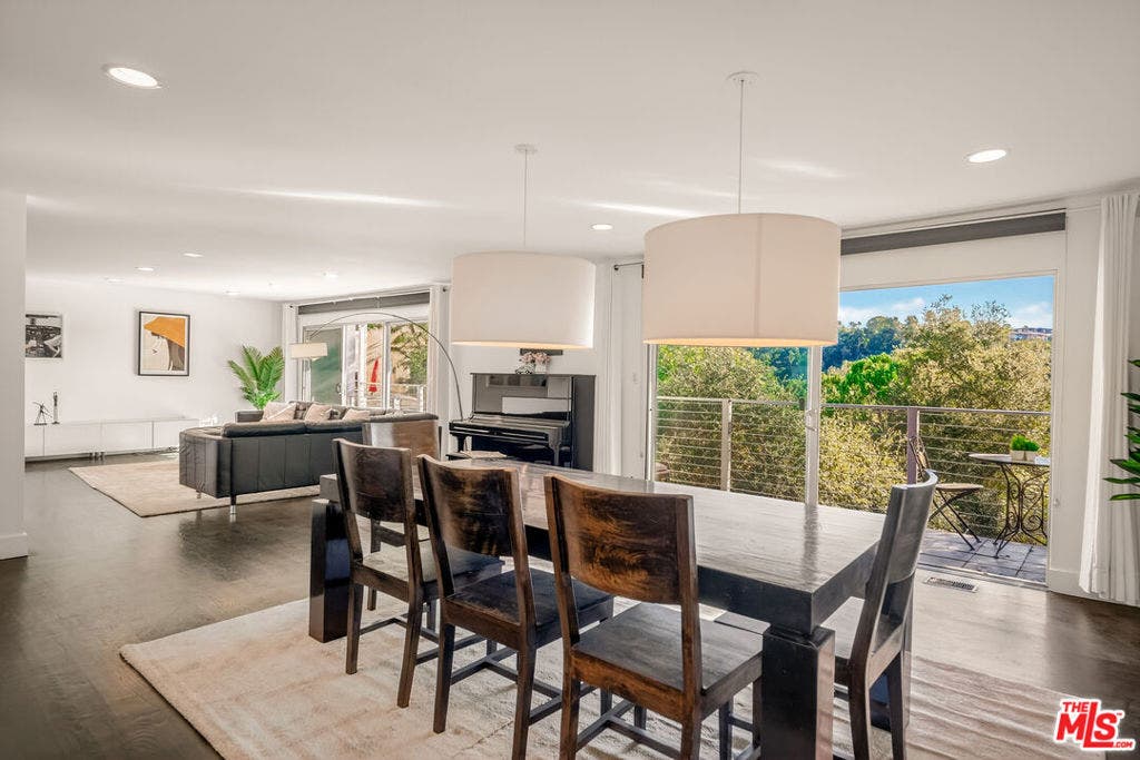 2388 Kimridge Road, Beverly Hills, CA 90210 2388 Kimridge Road, Beverly Hills, CA 90210