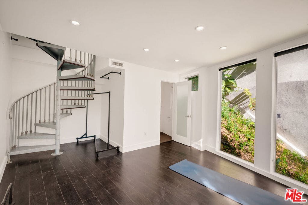 2388 Kimridge Road, Beverly Hills, CA 90210 2388 Kimridge Road, Beverly Hills, CA 90210