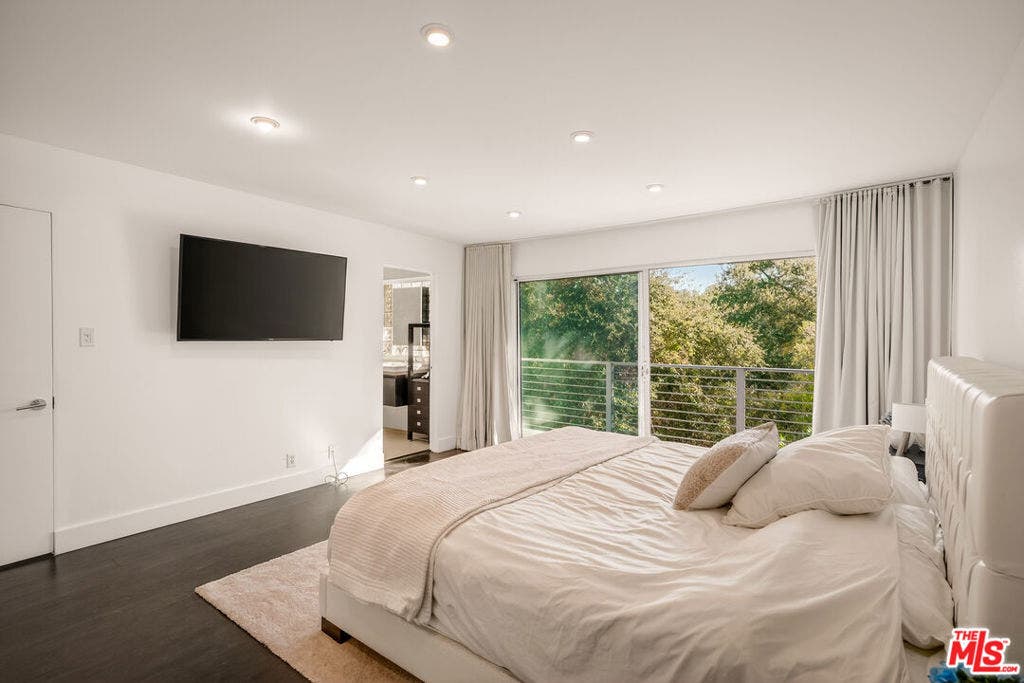 2388 Kimridge Road, Beverly Hills, CA 90210 2388 Kimridge Road, Beverly Hills, CA 90210