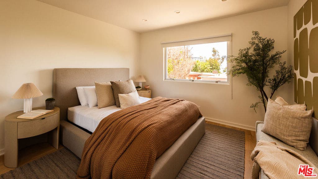 8657 Metz Place, West Hollywood, CA 90069 8657 Metz Place, West Hollywood, CA 90069