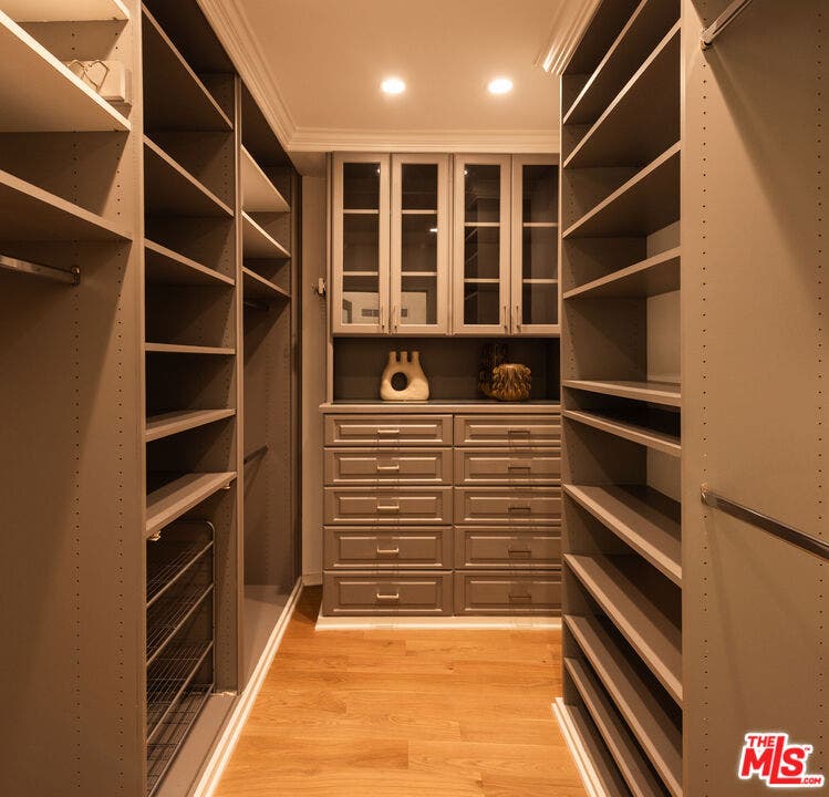 8657 Metz Place, West Hollywood, CA 90069 8657 Metz Place, West Hollywood, CA 90069