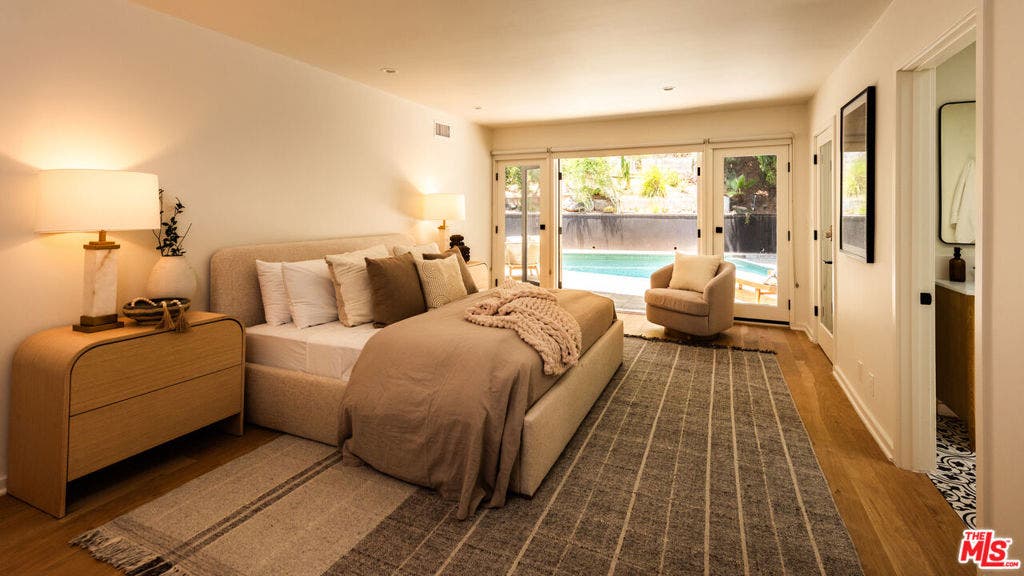 8657 Metz Place, West Hollywood, CA 90069 8657 Metz Place, West Hollywood, CA 90069