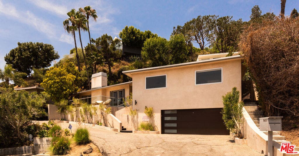 8657 Metz Place, West Hollywood, CA 90069 8657 Metz Place, West Hollywood, CA 90069