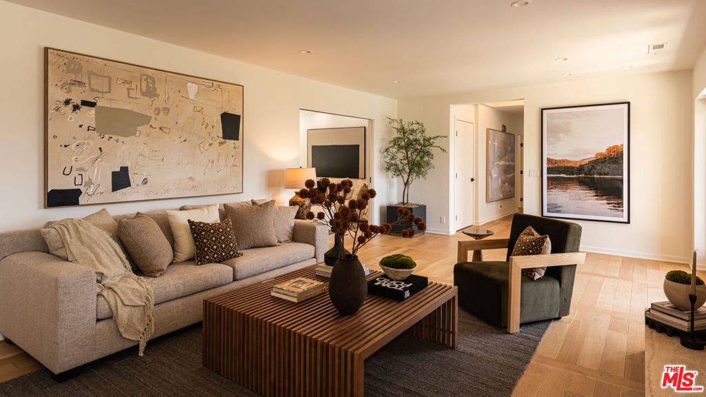 8657 Metz Place, West Hollywood, CA 90069 8657 Metz Place, West Hollywood, CA 90069