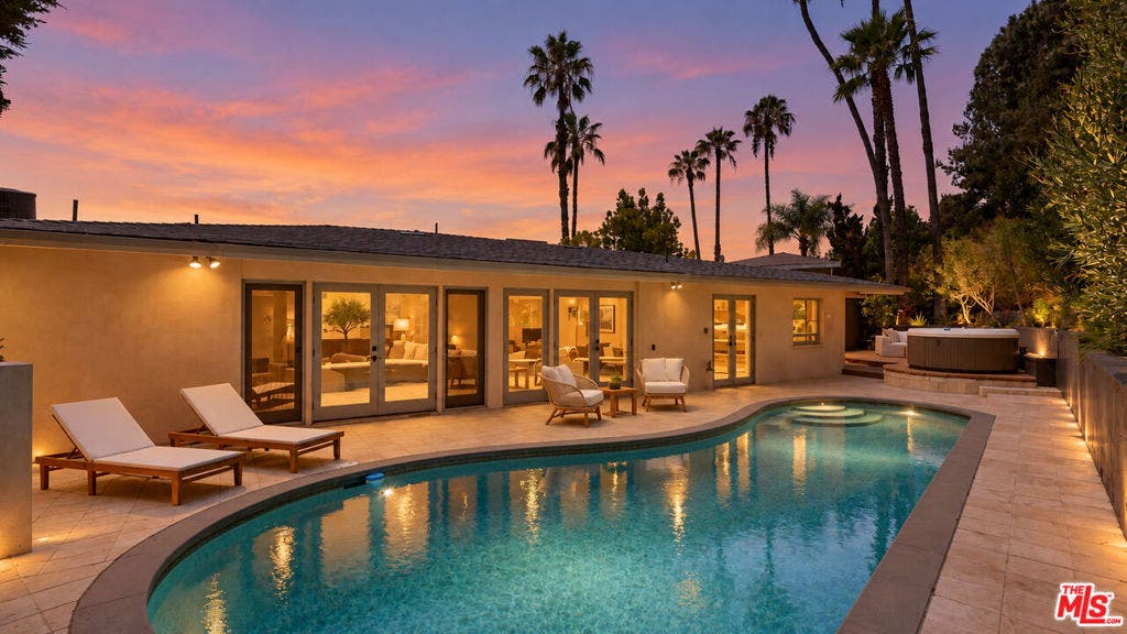 8657 Metz Place, West Hollywood, CA 90069 8657 Metz Place, West Hollywood, CA 90069