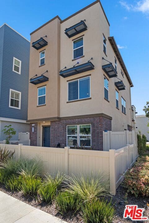 Property photo for 716 Sienna Way, Inglewood, CA