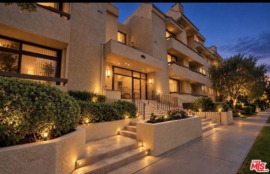 Property photo for 5237 Newcastle Avenue, #106, Encino, CA
