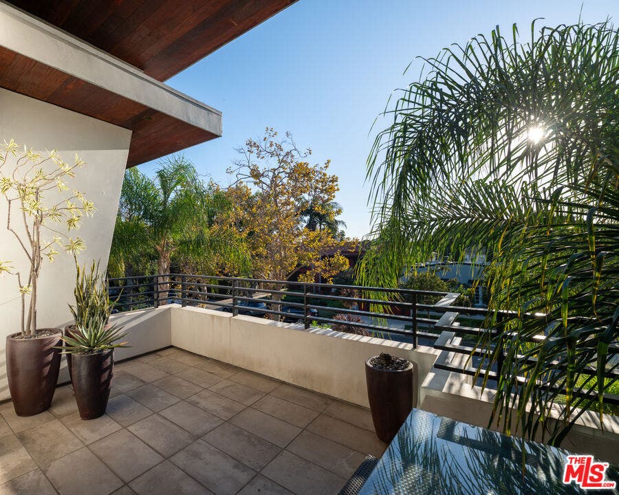 844 N Harper Avenue, Los Angeles, CA 90046 844 N Harper Avenue, Los Angeles, CA 90046