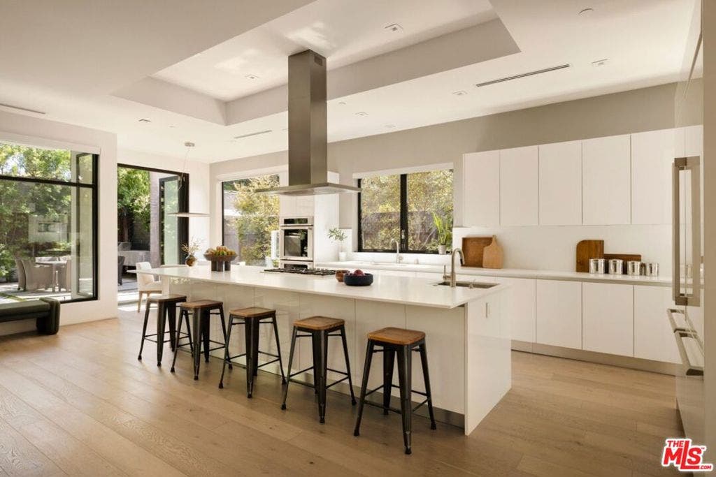 844 N Harper Avenue, Los Angeles, CA 90046 844 N Harper Avenue, Los Angeles, CA 90046