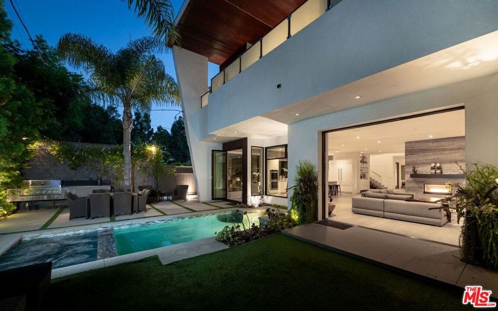 844 N Harper Avenue, Los Angeles, CA 90046 844 N Harper Avenue, Los Angeles, CA 90046