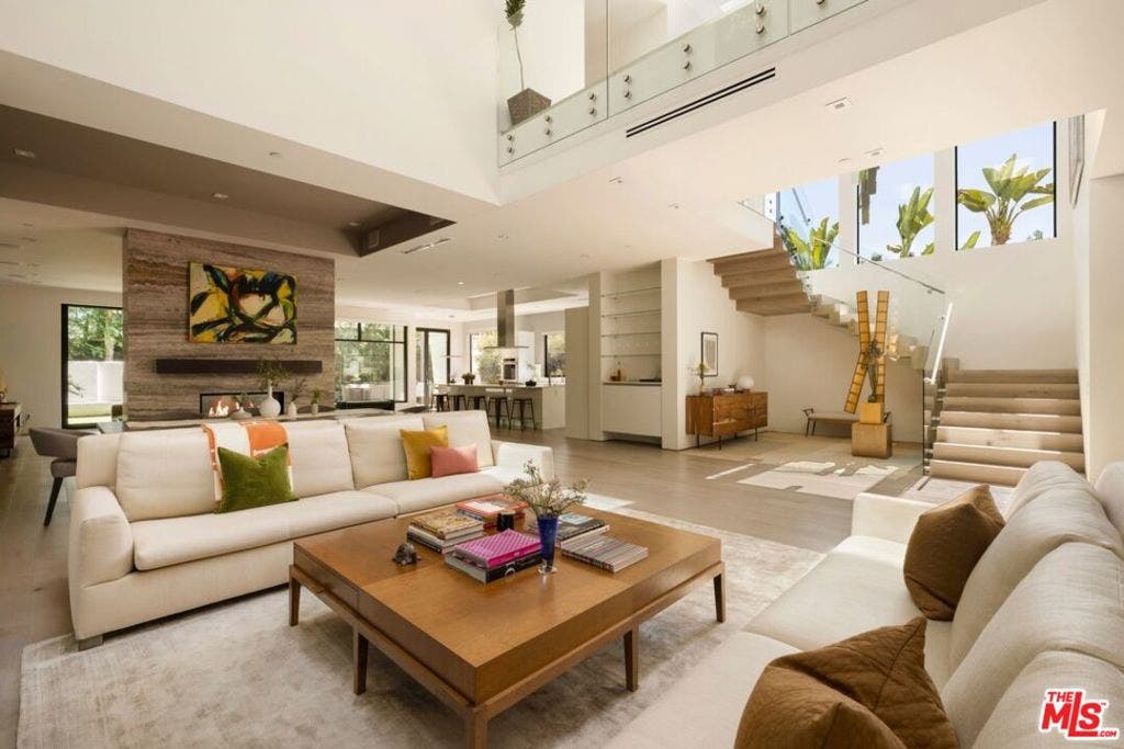 844 N Harper Avenue, Los Angeles, CA 90046 844 N Harper Avenue, Los Angeles, CA 90046