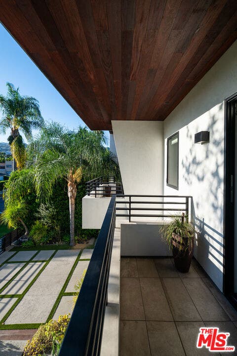 844 N Harper Avenue, Los Angeles, CA 90046 844 N Harper Avenue, Los Angeles, CA 90046