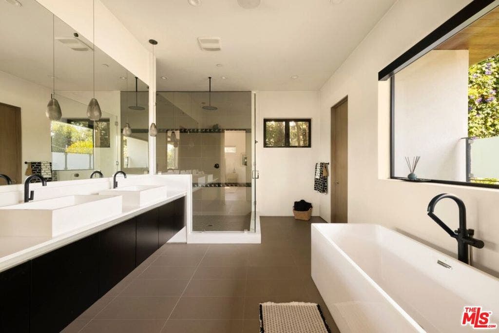 844 N Harper Avenue, Los Angeles, CA 90046 844 N Harper Avenue, Los Angeles, CA 90046