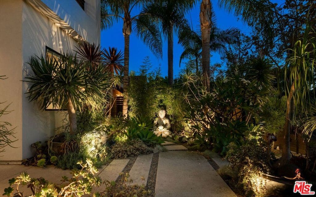 844 N Harper Avenue, Los Angeles, CA 90046 844 N Harper Avenue, Los Angeles, CA 90046