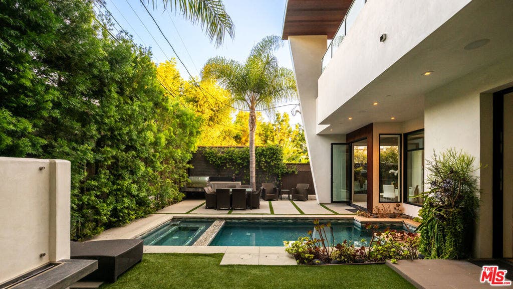 844 N Harper Avenue, Los Angeles, CA 90046 844 N Harper Avenue, Los Angeles, CA 90046