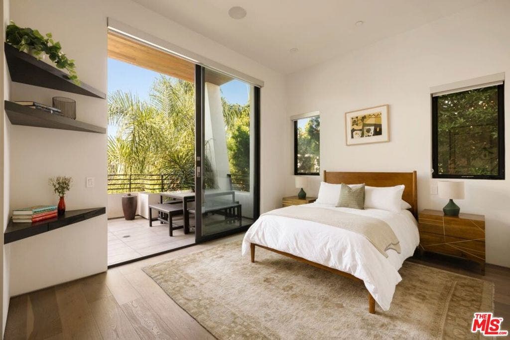 844 N Harper Avenue, Los Angeles, CA 90046 844 N Harper Avenue, Los Angeles, CA 90046
