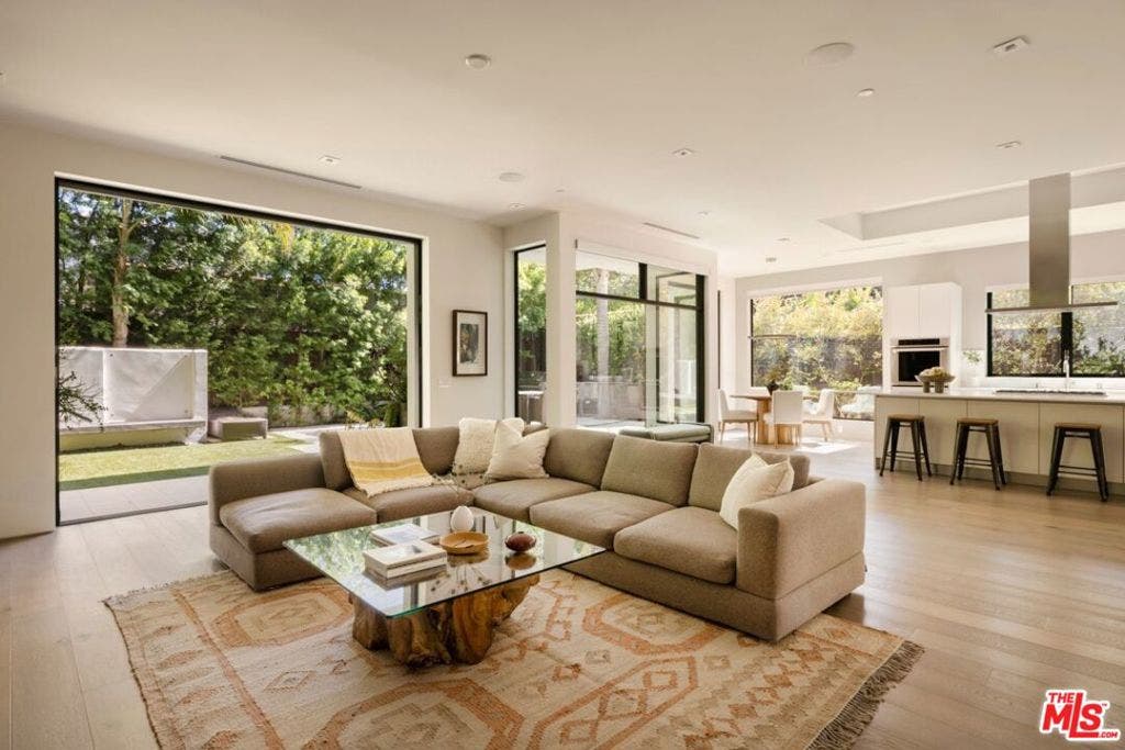 844 N Harper Avenue, Los Angeles, CA 90046 844 N Harper Avenue, Los Angeles, CA 90046