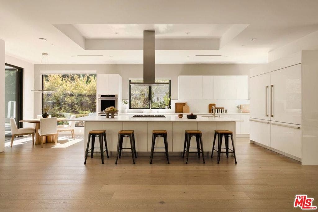 844 N Harper Avenue, Los Angeles, CA 90046 844 N Harper Avenue, Los Angeles, CA 90046