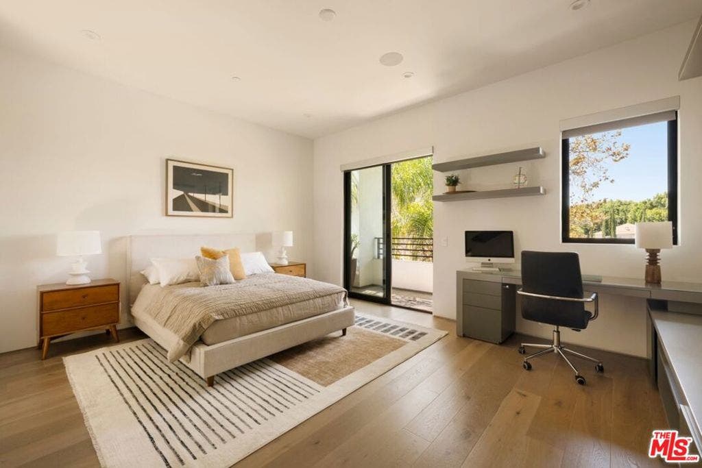 844 N Harper Avenue, Los Angeles, CA 90046 844 N Harper Avenue, Los Angeles, CA 90046