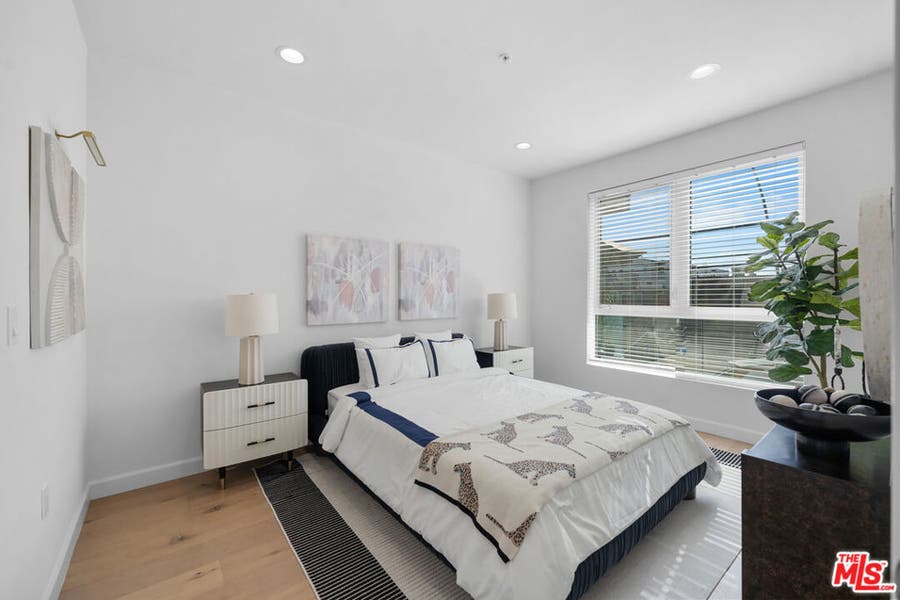 Property photo for 105 S Mariposa Avenue, #204, Los Angeles, CA