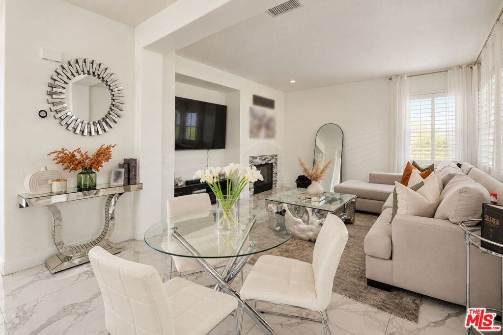 28611 Placerview Trail, Santa Clarita, CA 91390 28611 Placerview Trail, Santa Clarita, CA 91390